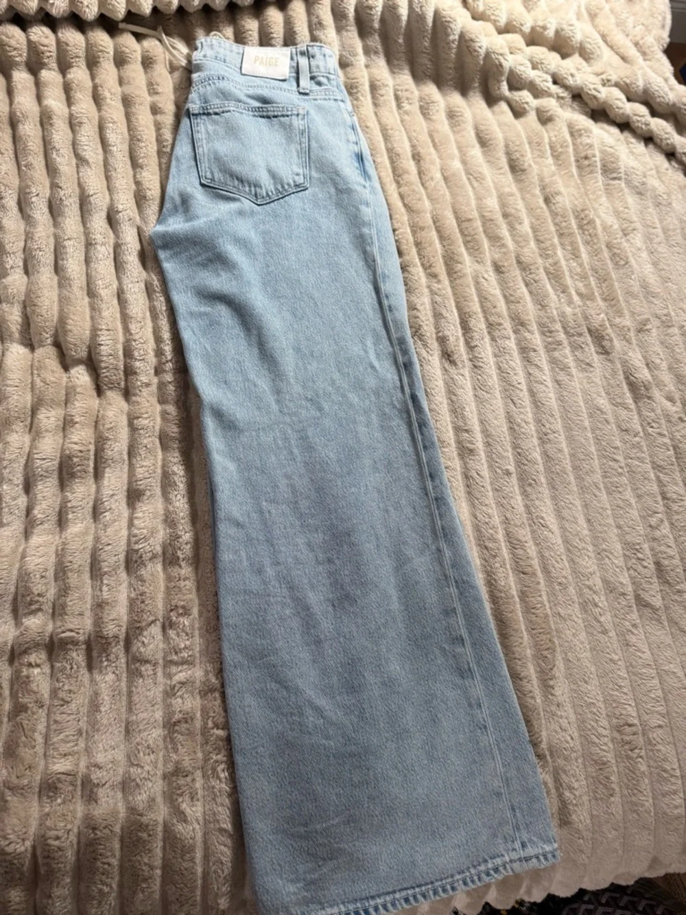 PAIGE Zoey jeans. - Picture 3 of 5